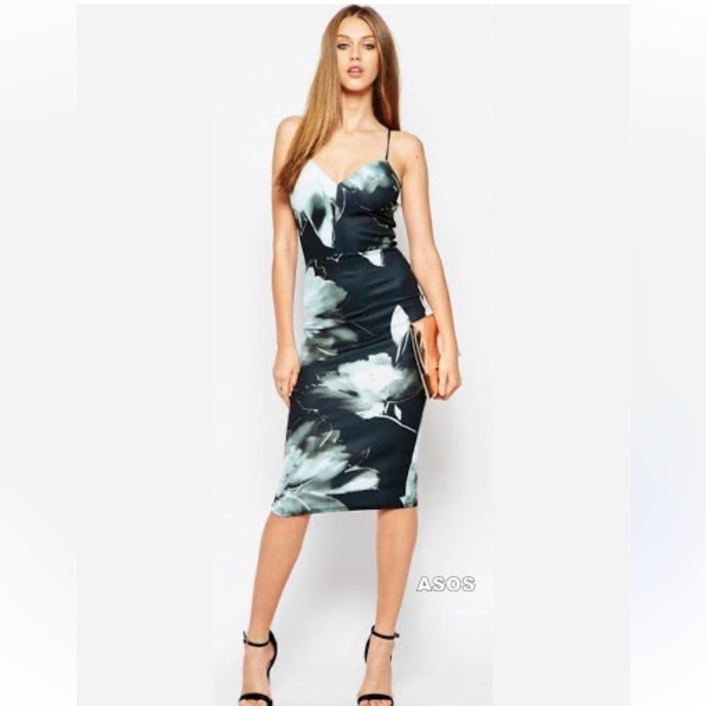 ASOS floral dress size is 6